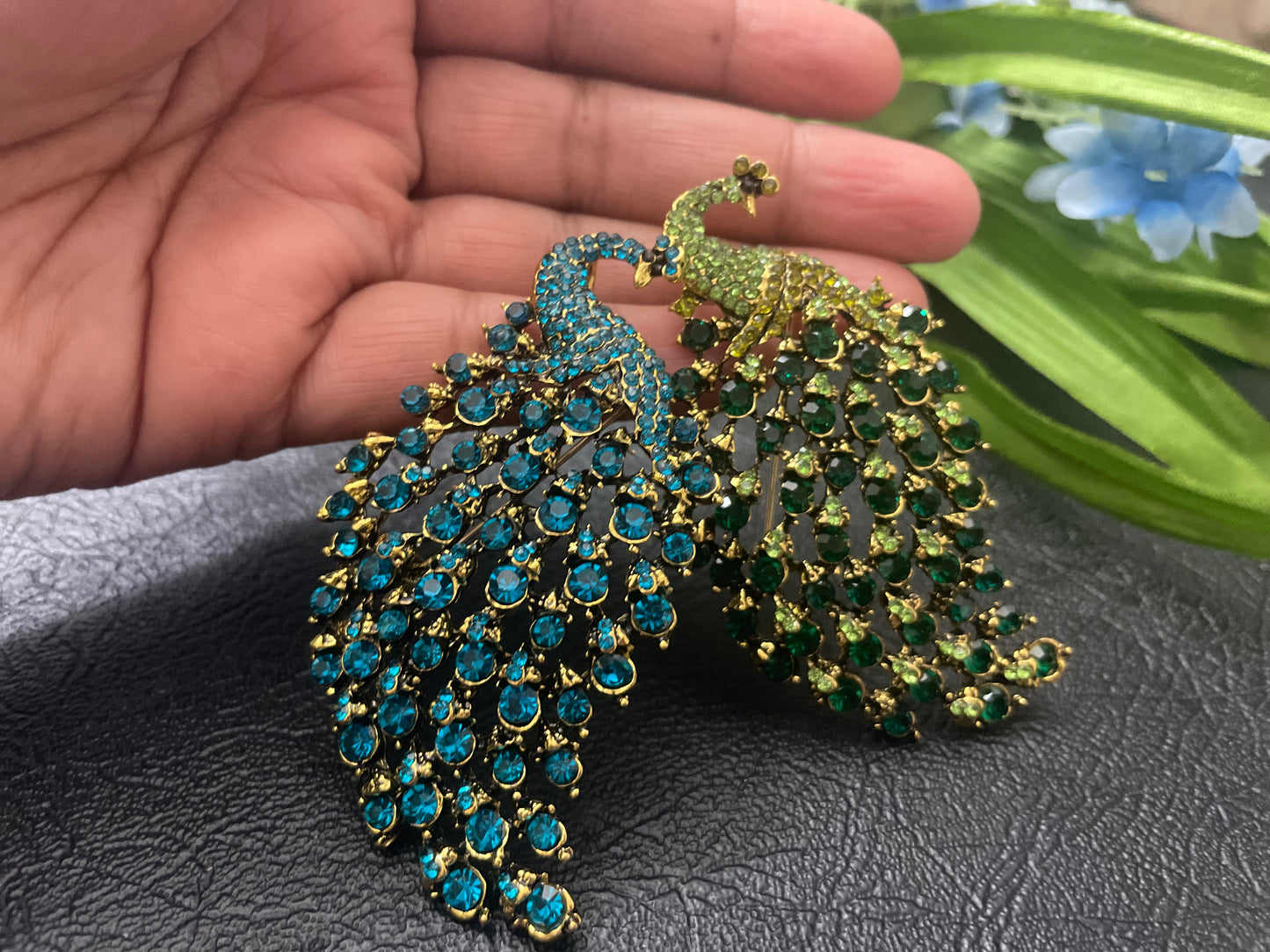 Crystal Peacock Brooch Pin For Women scarf charm Pendant Party Jewelry Gift