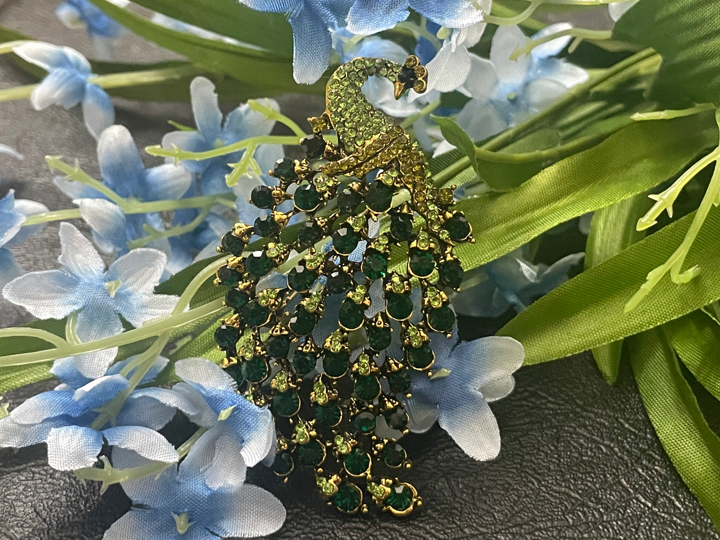 Crystal Peacock Brooch Pin For Women scarf charm Pendant Party Jewelry Gift
