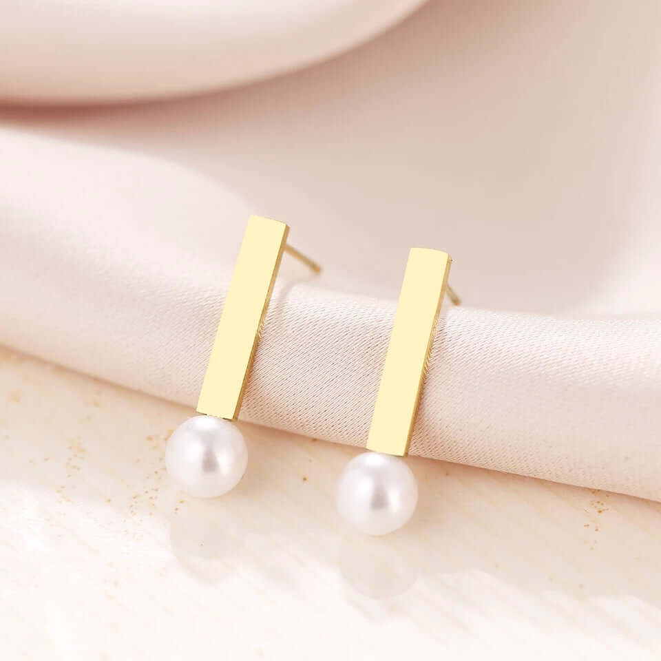 Beautiful stud earrings stainless non tarnish great quality