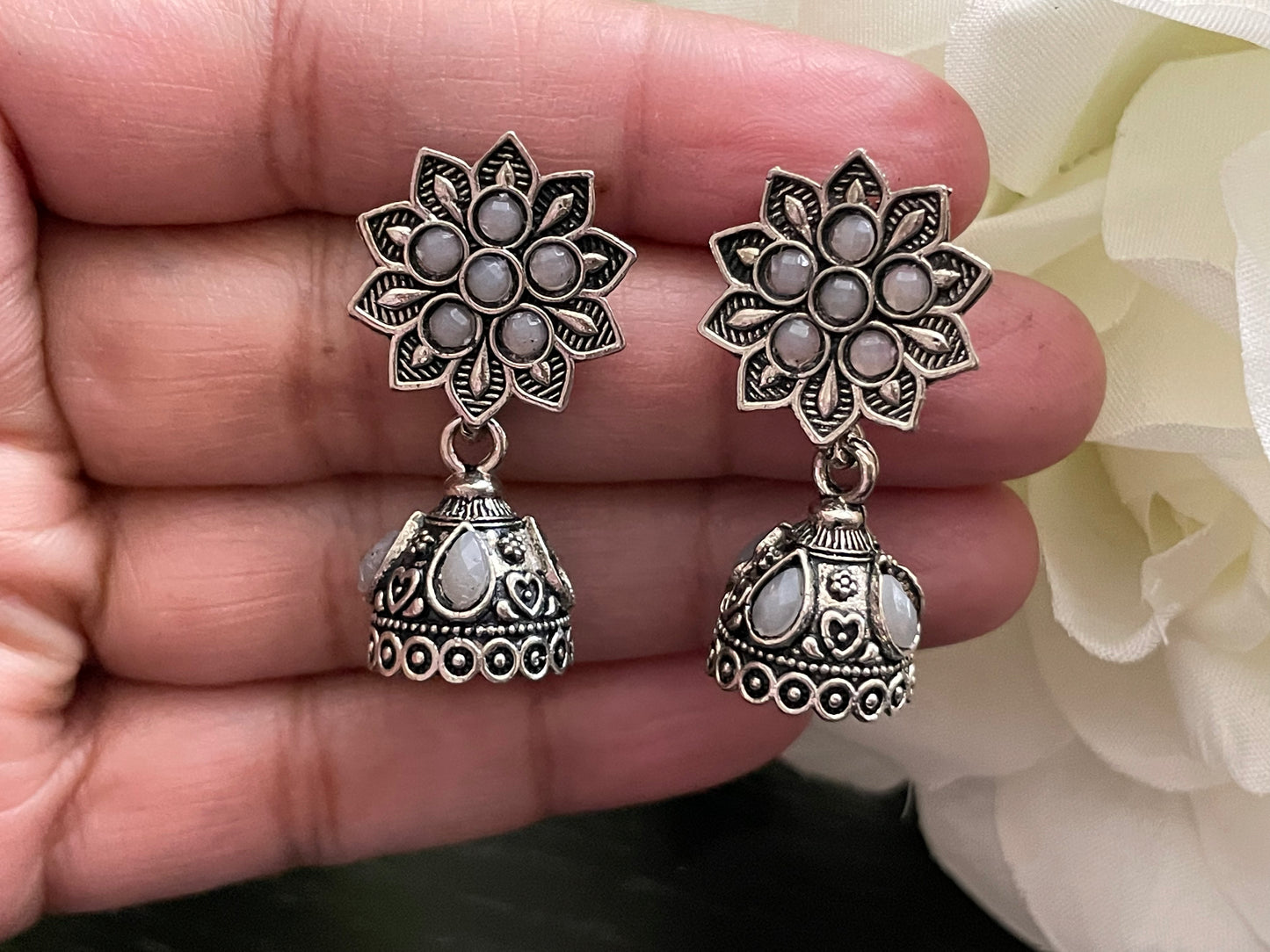 Earrings antique style flower theme jewelry