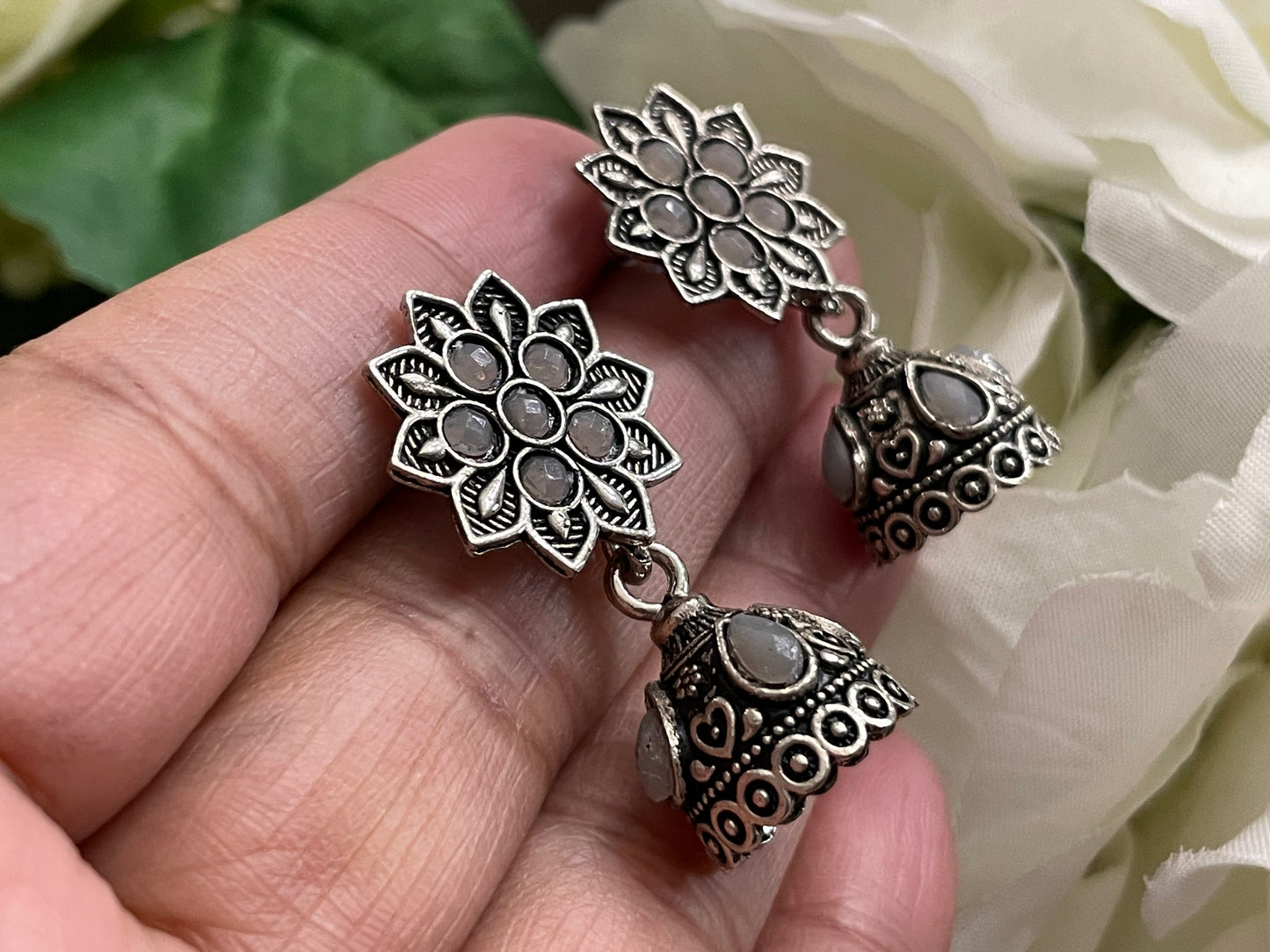 Earrings antique style flower theme jewelry