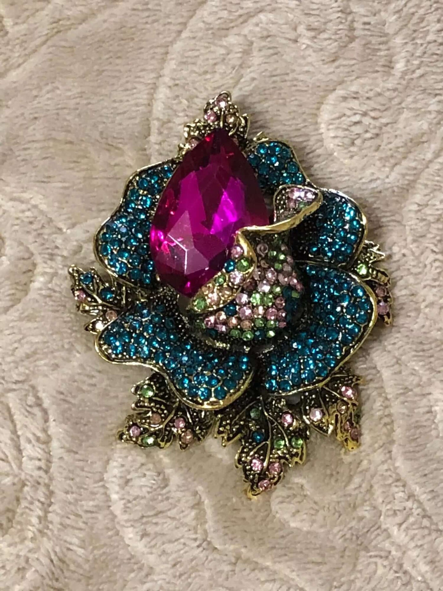 Flower brooch crystal brooch scarf pin jewelry