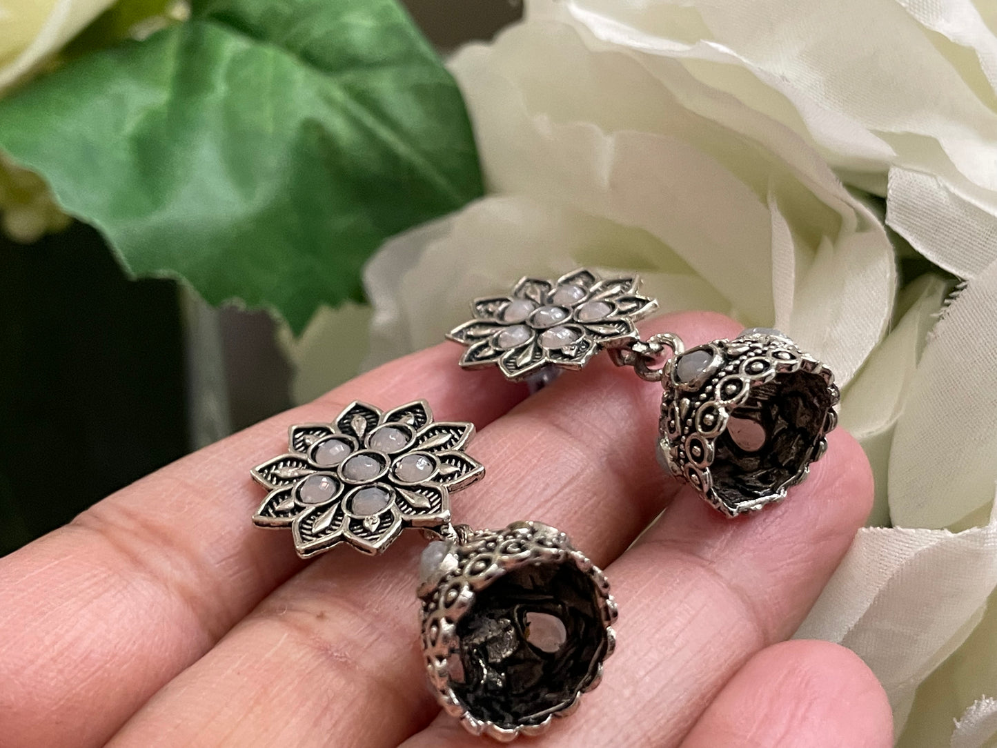 Earrings antique style flower theme jewelry