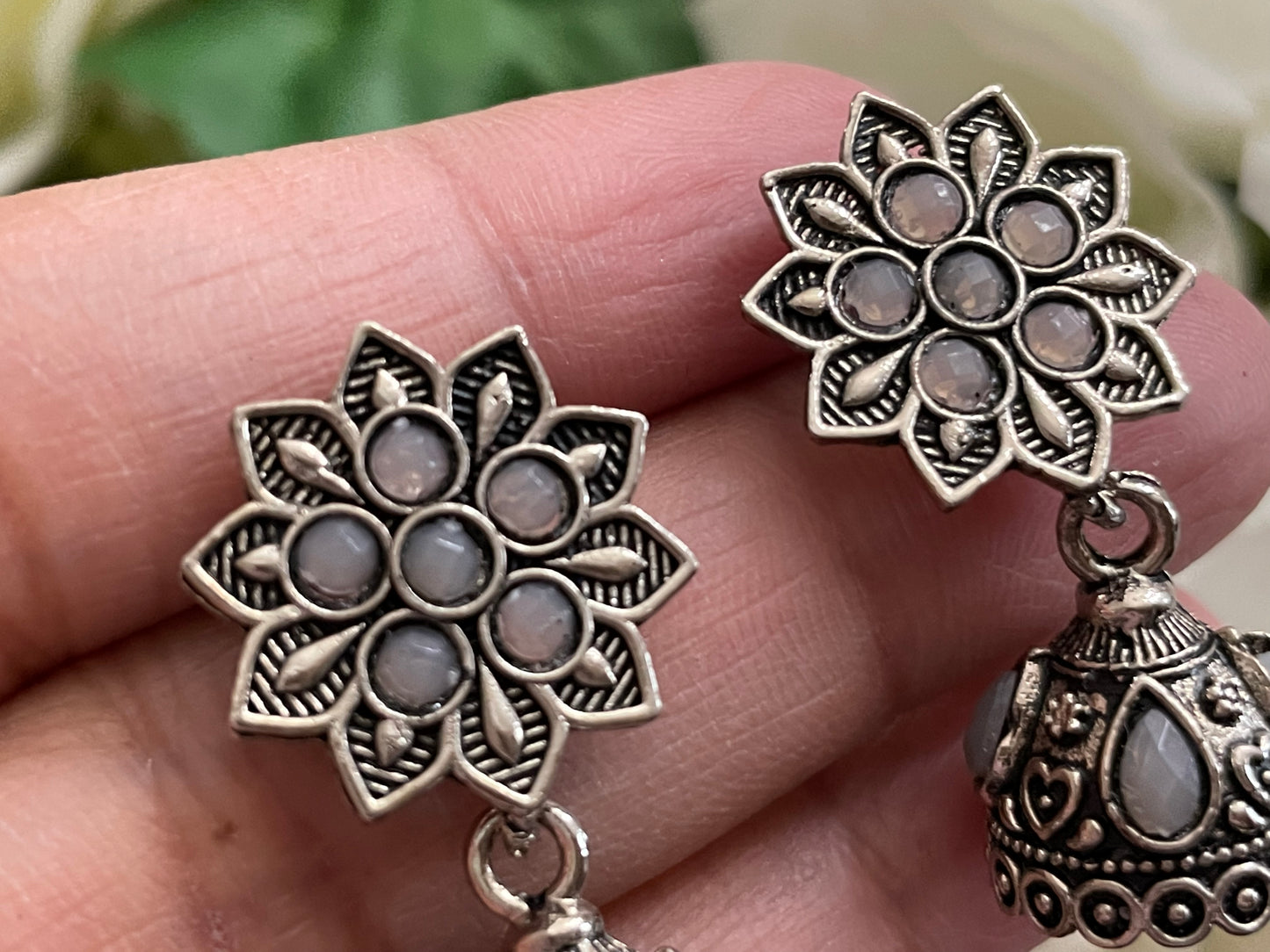 Earrings antique style flower theme jewelry