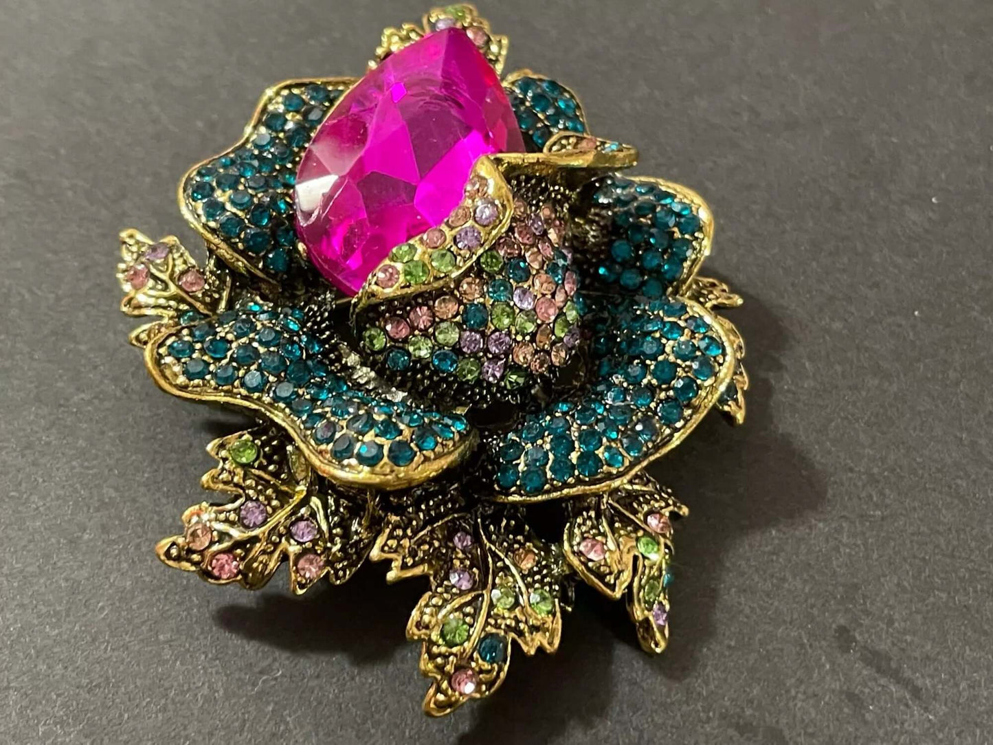 Flower brooch crystal brooch scarf pin jewelry